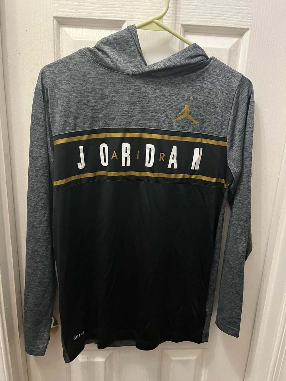 Jordan Dri-FIT Hoodie Size Boys XL Gray Black Gold